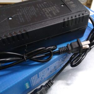 CARGADOR DE BAETRIA MOTOS ELECTRICAS GEL 60V12AMP